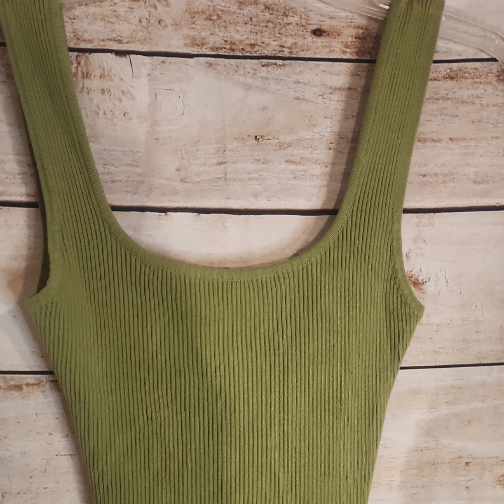 Windsor Olive Button-Detail Midi Dress - Picture 3 of 6